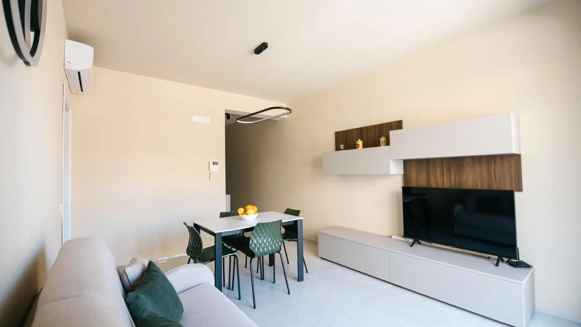 Minerva Luxury Apartment & Tulipan Apartment By Taormina Holidays 0*,
